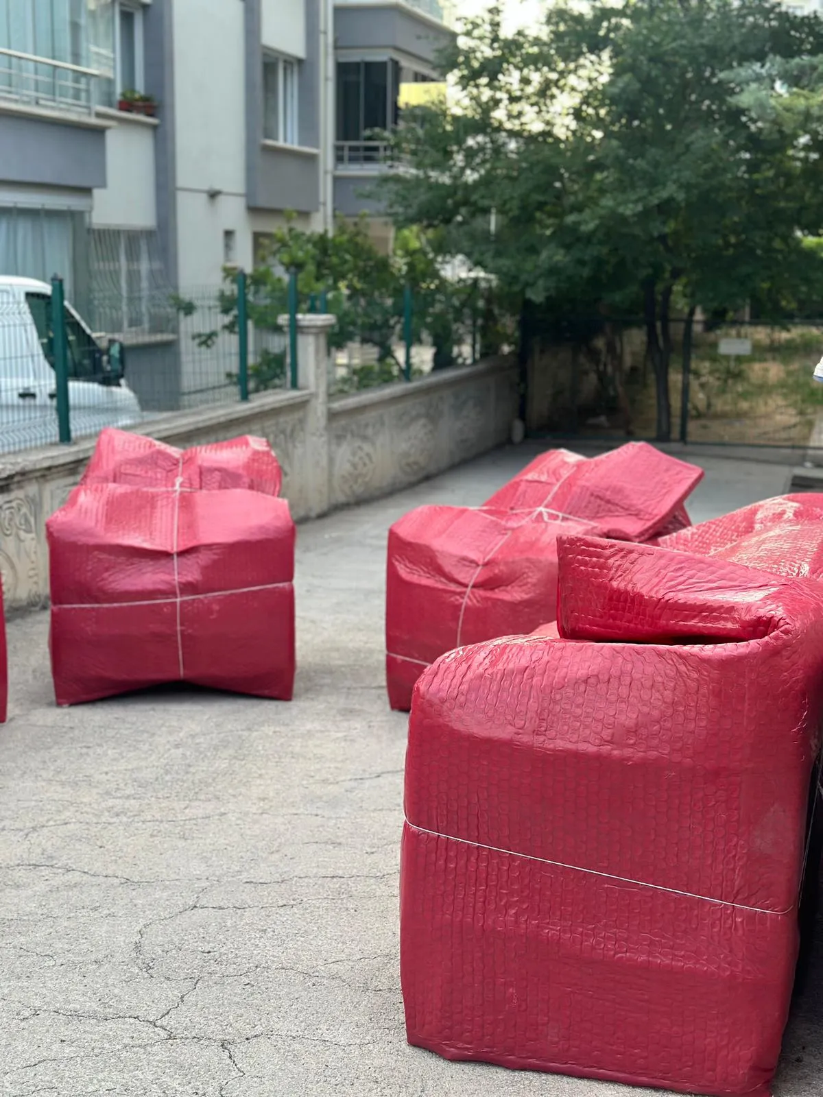 Geniş nakliyat aracı